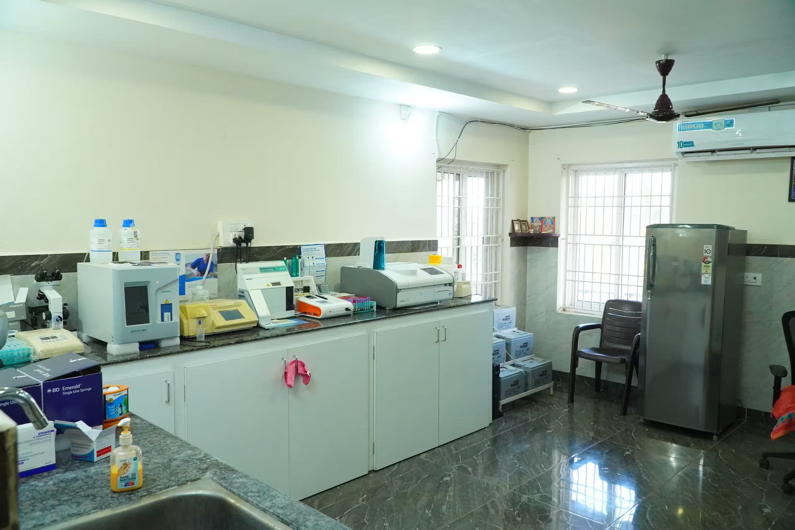 Murali Krishna Hospital - Laboratory